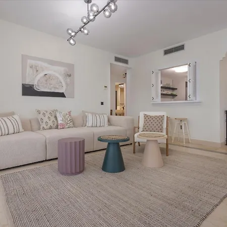 Apartment 3 Bedroom 3 Bathroom Beachside Estepona